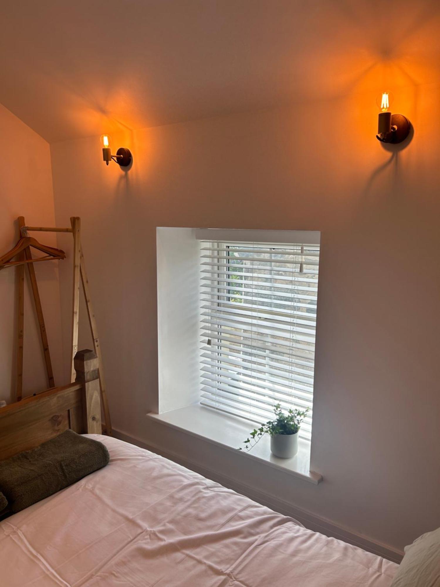 Llanllechid Cosy Modern Miners Cottage מראה חיצוני תמונה