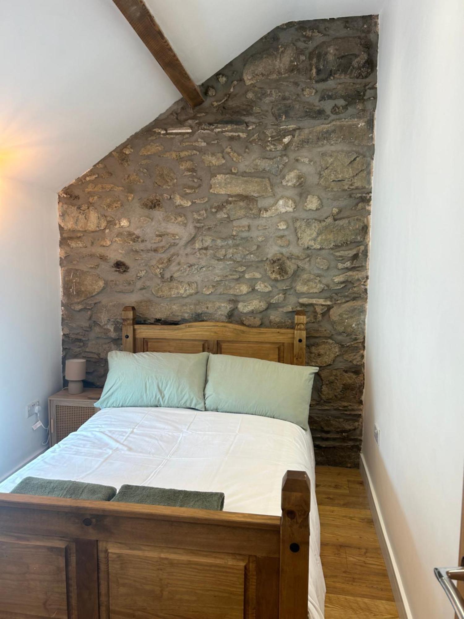 Llanllechid Cosy Modern Miners Cottage מראה חיצוני תמונה